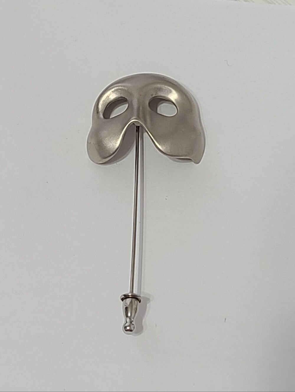 Vintage Phantom Of The Opera Signed Silver Tone Opera Mask Hat Brooch Stick Pin